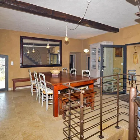 4 Bedroom Stunning In Ville-di-Paraso