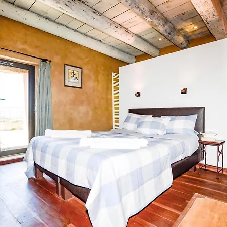 Feriehus 4 Bedroom Stunning In